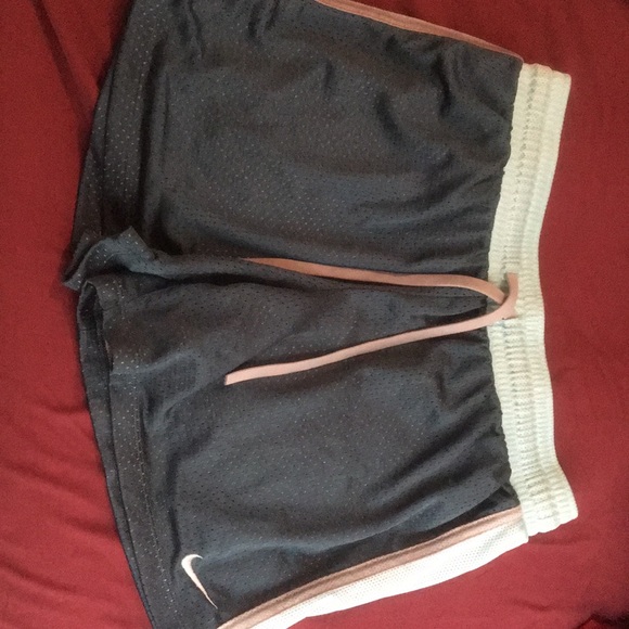 Nike Dri-fit Tank and Short Set - Picture 4 of 4